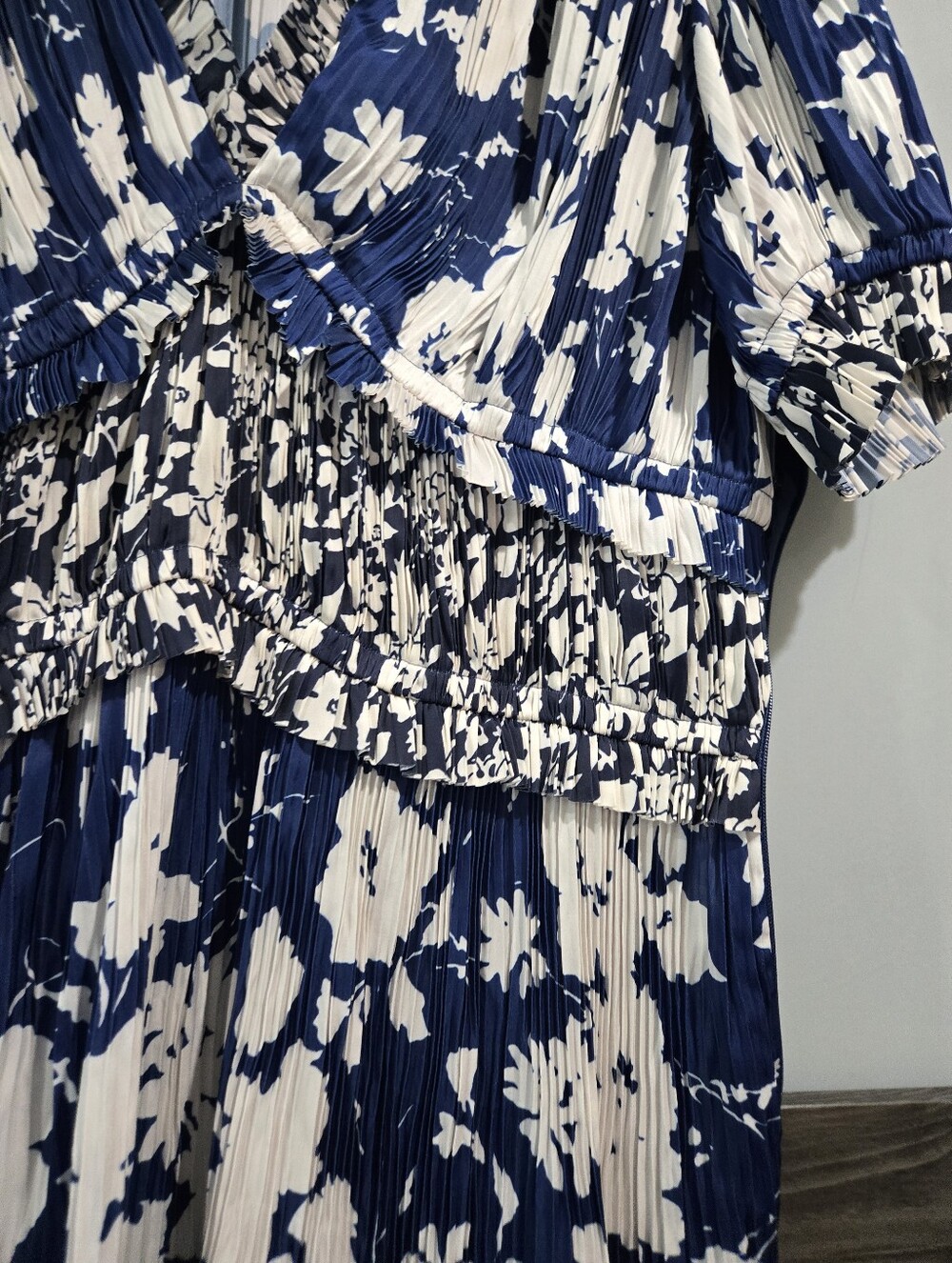 Polo Ralph Lauren Satin Pleated Floral Blue Midi Dress Size 10 - Picture 5 of 10